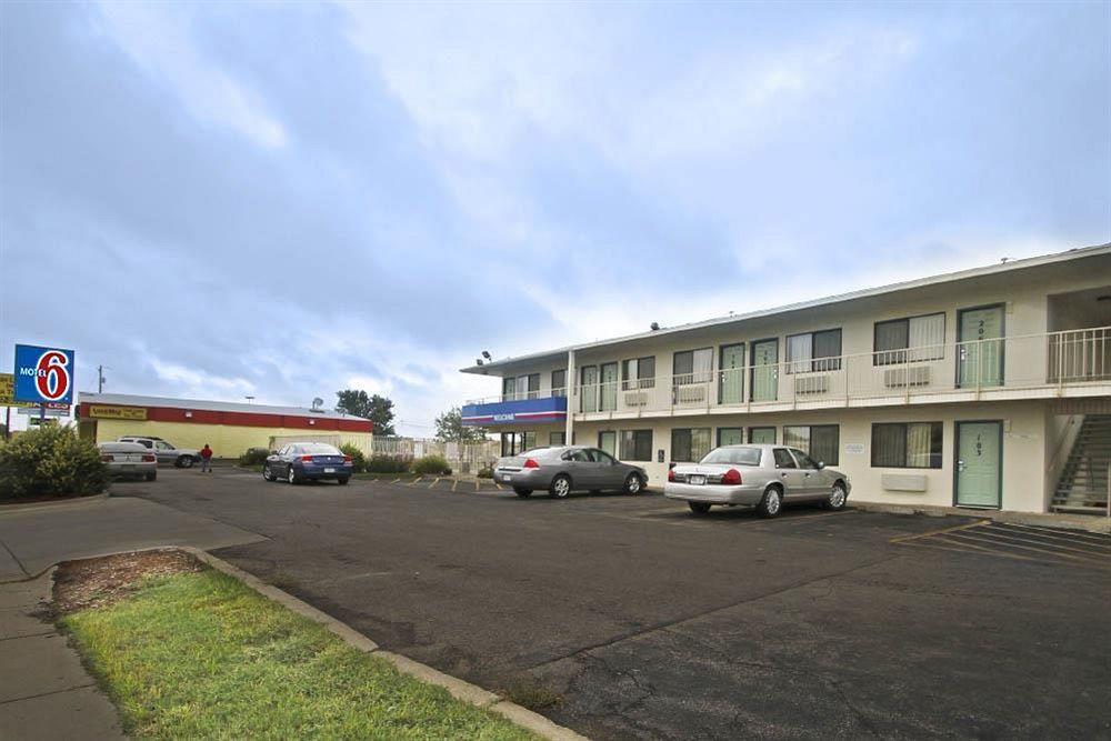 Motel 6 Manhattan Kansas מראה חיצוני תמונה