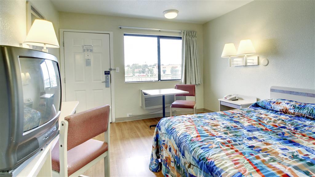 Motel 6 Manhattan Kansas חדר תמונה