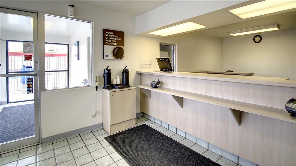 Motel 6 Manhattan Kansas מראה פנימי תמונה