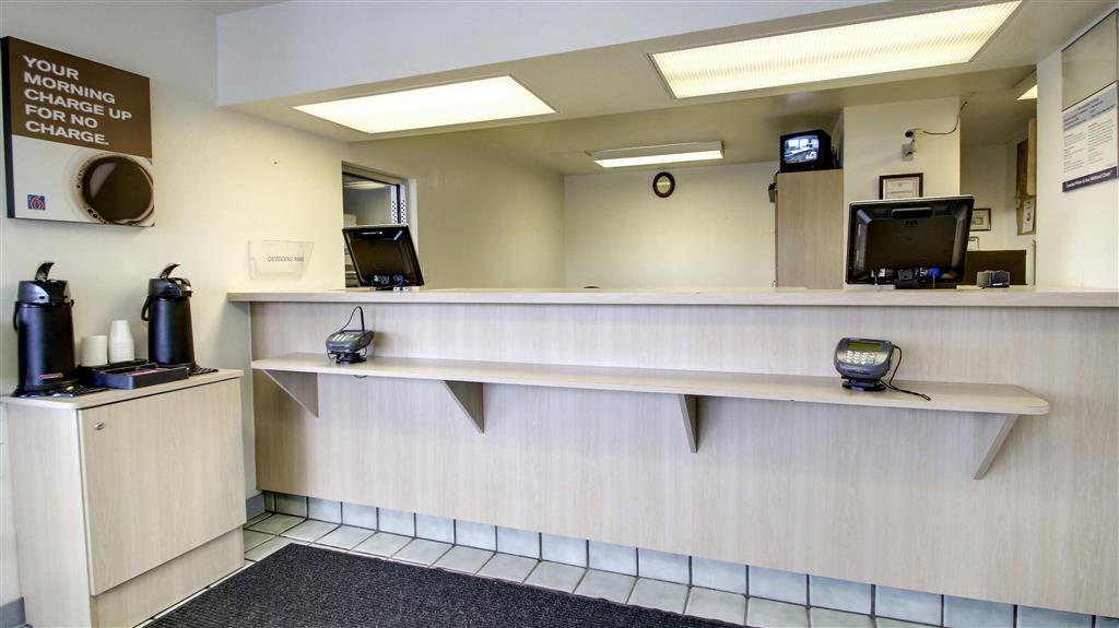 Motel 6 Manhattan Kansas מראה פנימי תמונה