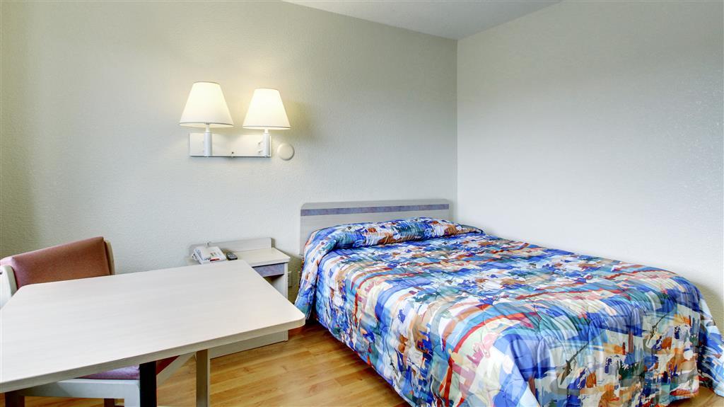Motel 6 Manhattan Kansas חדר תמונה